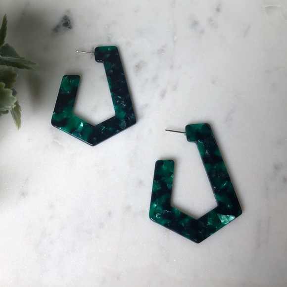 The Evy - Geometric Acrylic Emerald Hoops - Picture 2 of 6